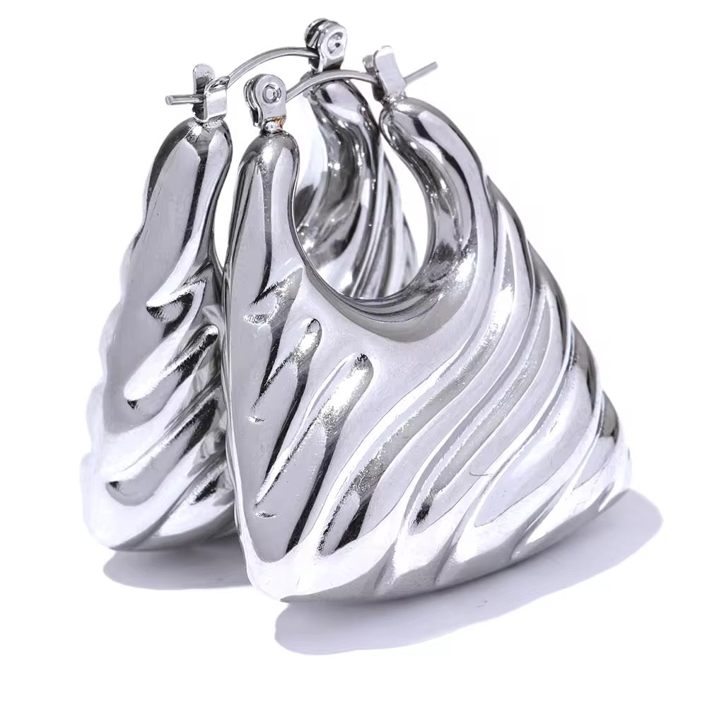 B O N I T A Statement Hoops