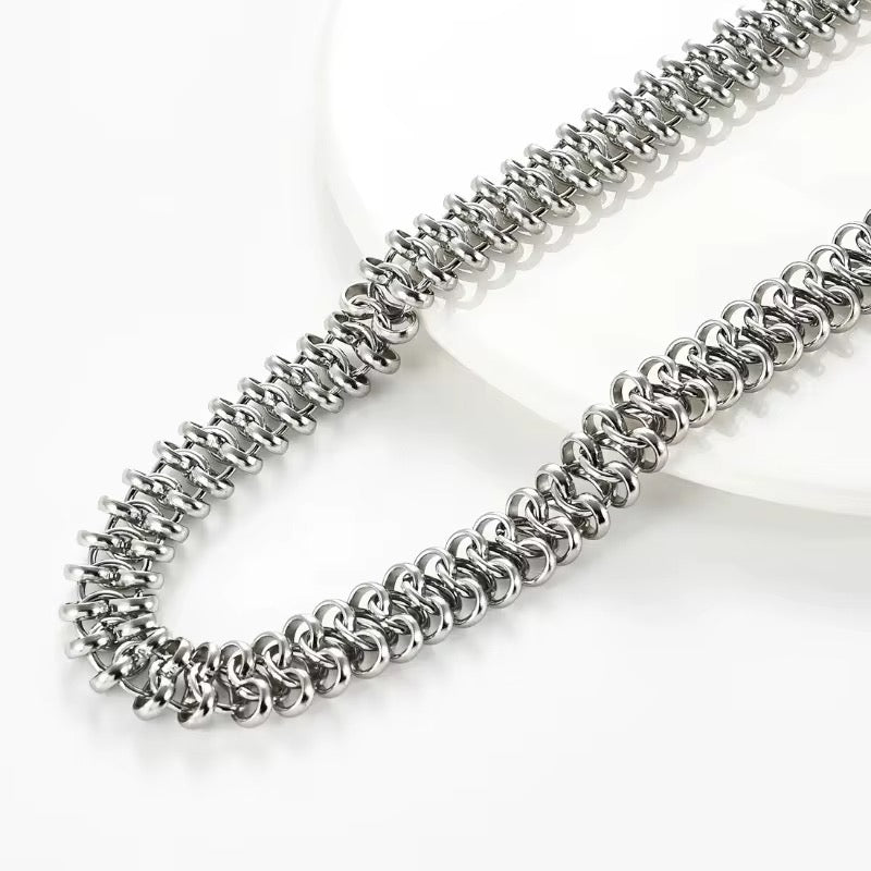 V E R A || Statement Necklace