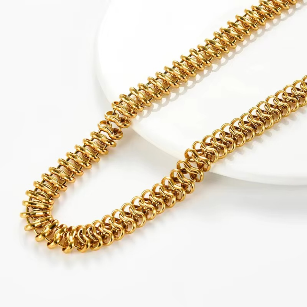 V E R A || Statement Necklace
