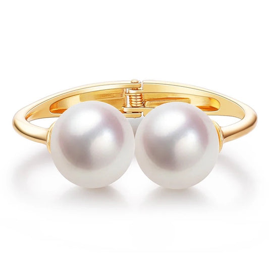 A N E I L A Pearl Bracelet Cuff