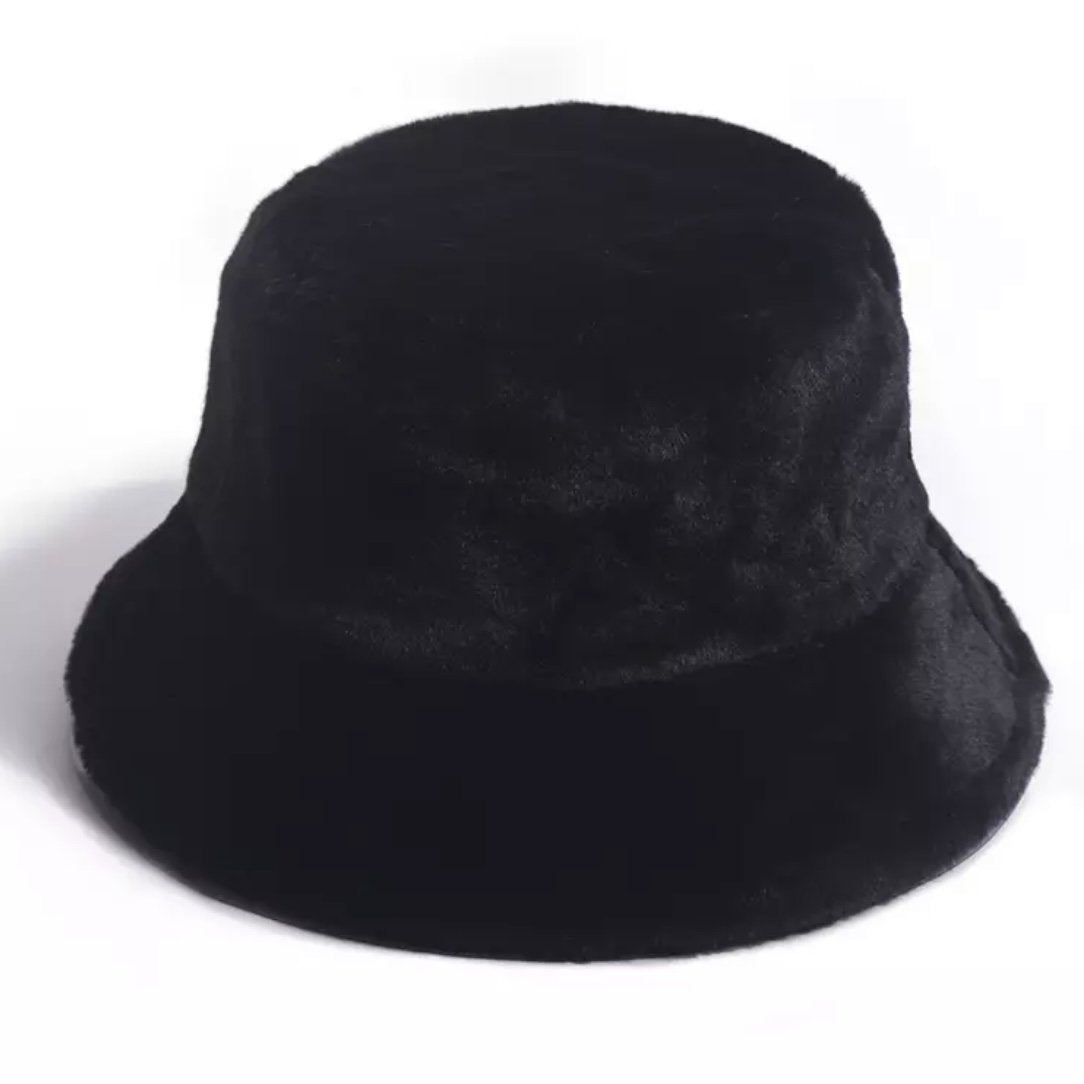 Z E N D A Y A Bucket Hat